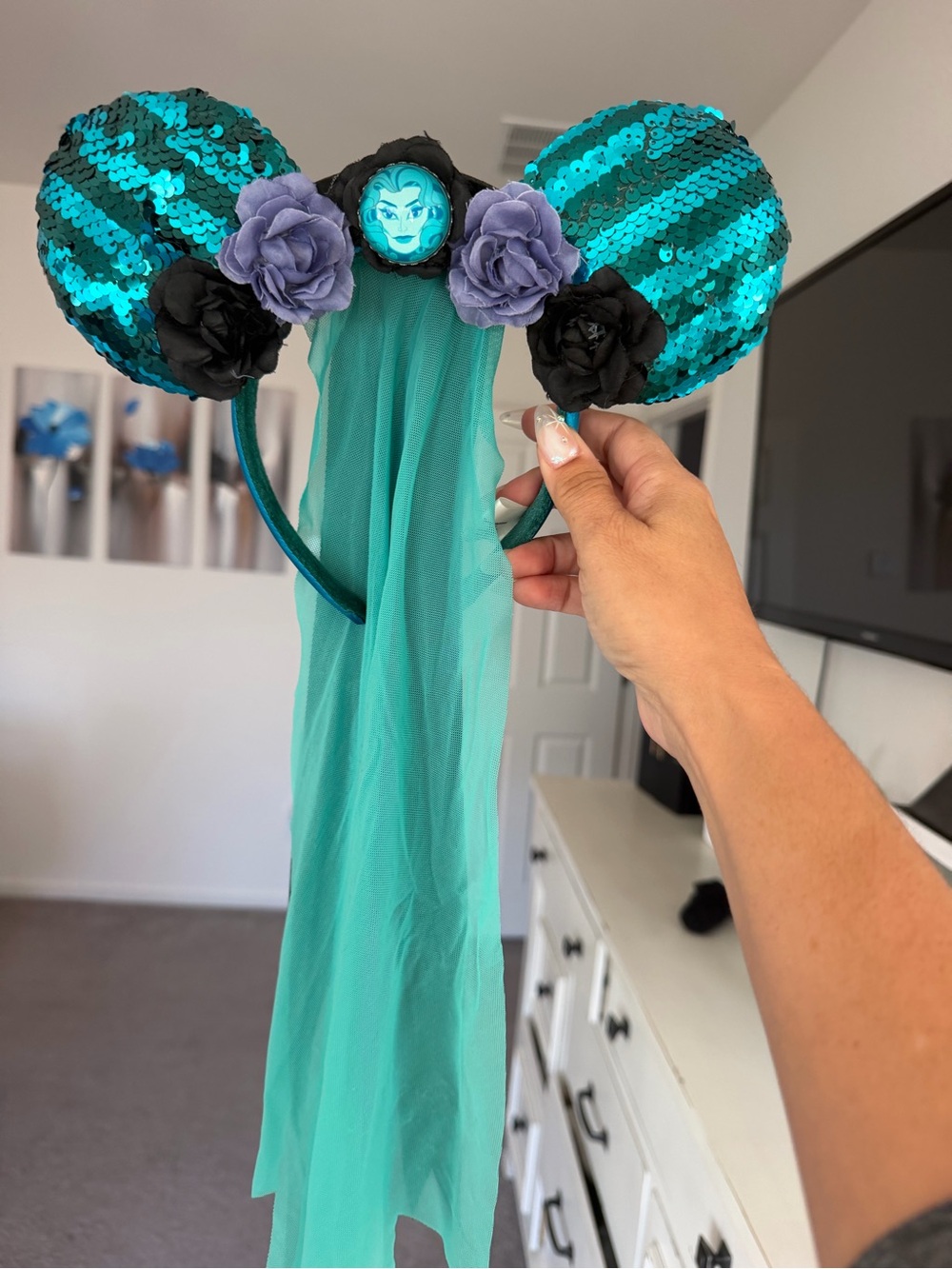 GUC Limited Edition Main Attraction Haunted Mansion Minnie Ears